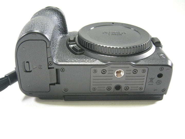 Nikon - Z5 Mirrorless Camera (Body Only)