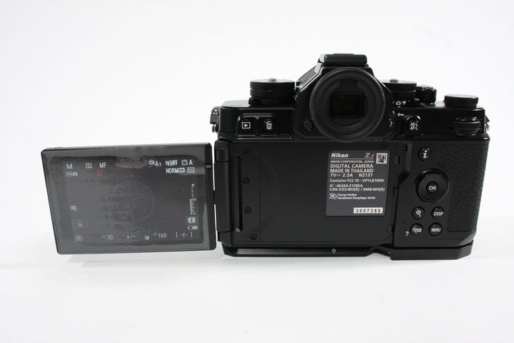 Nikon Zf Body with a SmallRig Grip and a Shutter Count of 88 Digital Cameras - Digital Mirrorless Cameras Nikon 3007355