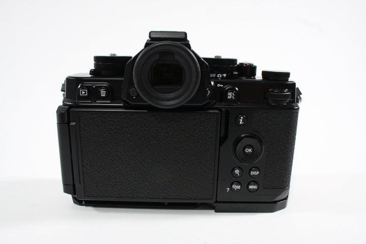 Nikon Zf Body with a SmallRig Grip and a Shutter Count of 88 Digital Cameras - Digital Mirrorless Cameras Nikon 3007355