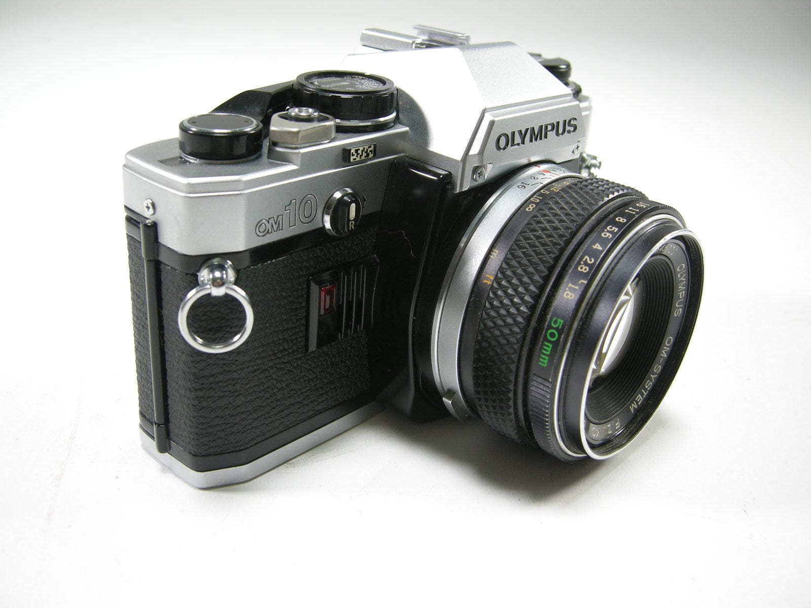 【美品】Olympus OM10+Zuiko Auto-S 50 f1.8 Amazon.com : Olympus Om-10 Camera with F.zuiko 50mm Lens 1:1.8