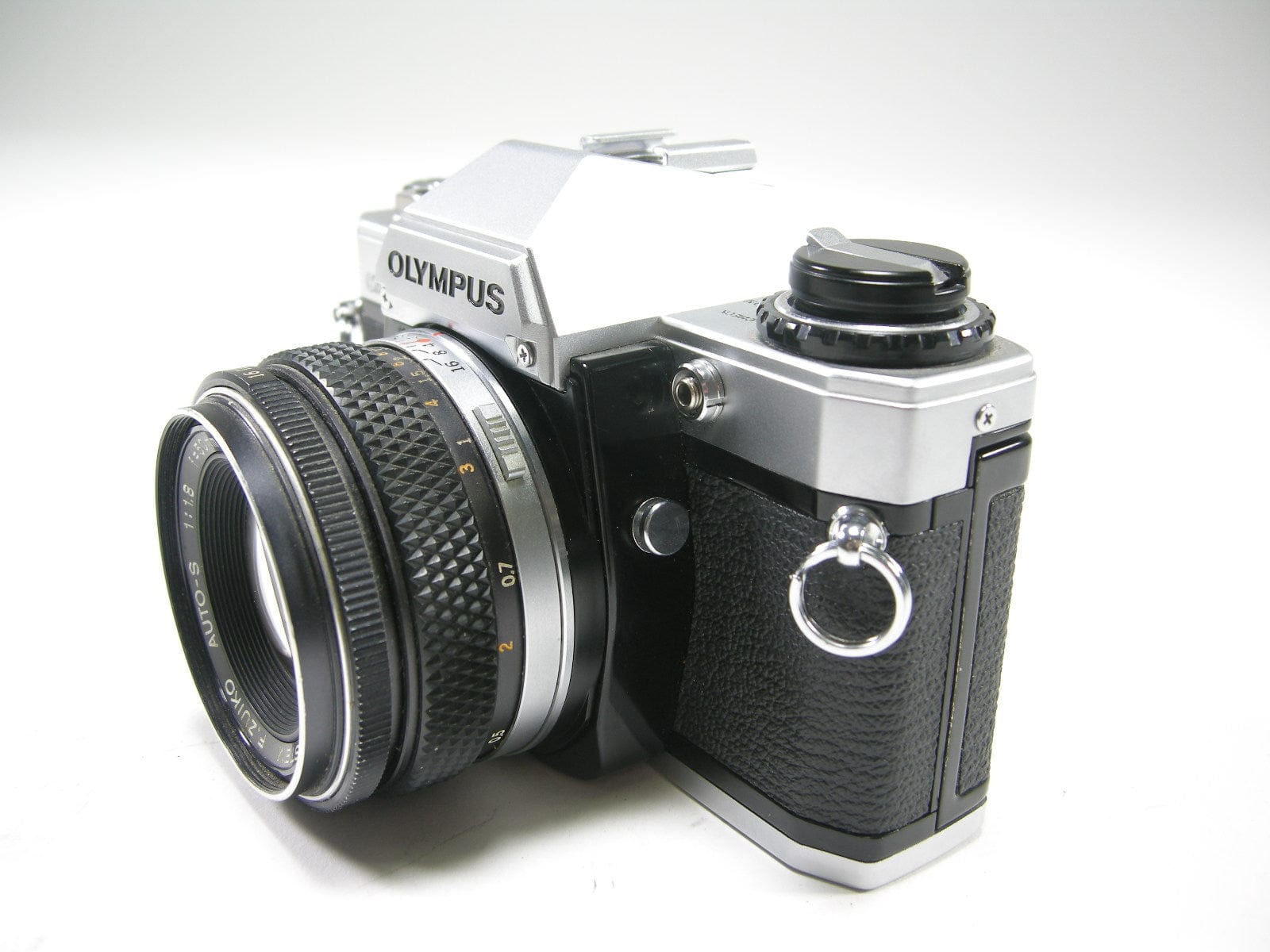Olympus OM10 35mm SLR w/F.Zuiko Auto-S 50mm f1.8 – Camera Exchange