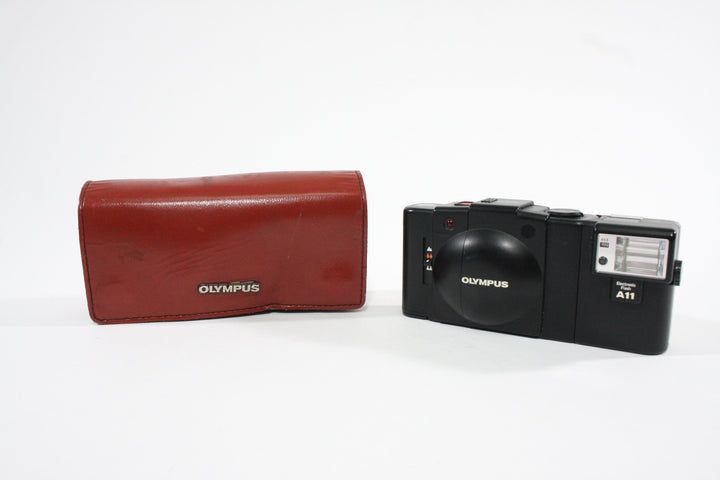 Olympus XA-2 with A11 Flash 35mm Film Cameras - 35mm Point and Shoot Cameras Olympus 2323610