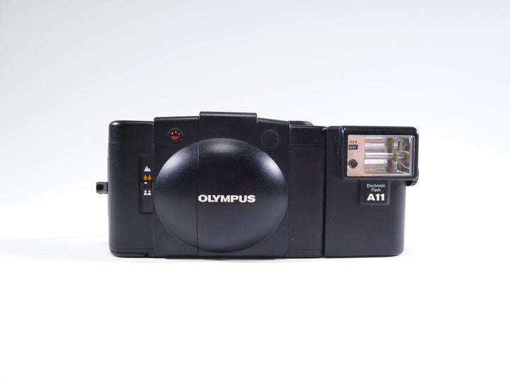 Olympus XA 2 with Flash 35mm Film Cameras - 35mm Point and Shoot Cameras Olympus 0613457