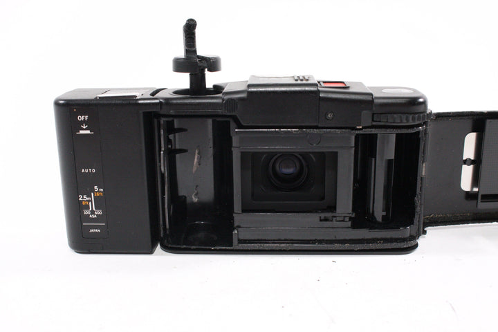 Olympus XA2 with A11 Flash (Flash does not work) 35mm Film Cameras - 35mm Point and Shoot Cameras Olympus 090324116