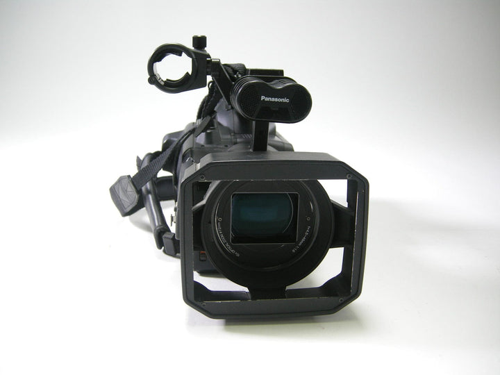 Panasonic AG-DVX100BP MiniDV Camcorder 3CCD Video Equipment - Video Camera Panasonic L8TDA036
