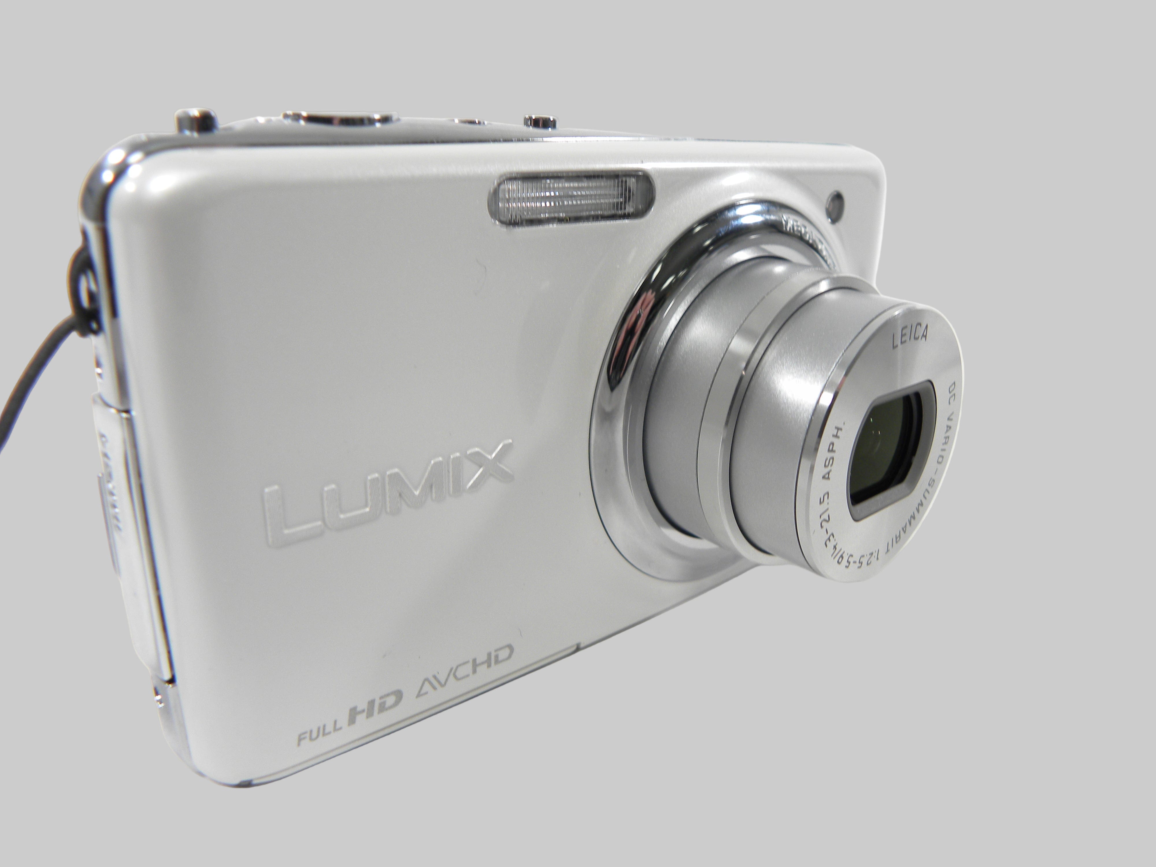 Panasonic DMC-FX77 12.1mp Digital Camera (White) – Camera Exchange