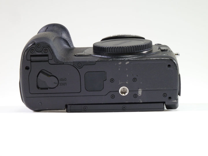 Panasonic GH5 Body Only - shutter count only 2296 Digital Cameras - Digital Mirrorless Cameras lumix XHR1705230252