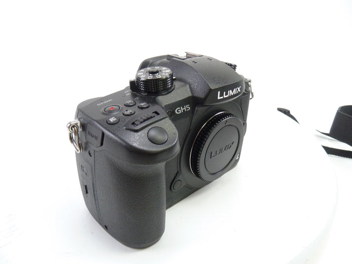 Panasonic Lumix GHR Camera Body with a shutter count of only "567" Digital Cameras - Digital Mirrorless Cameras Panasonic 11082315