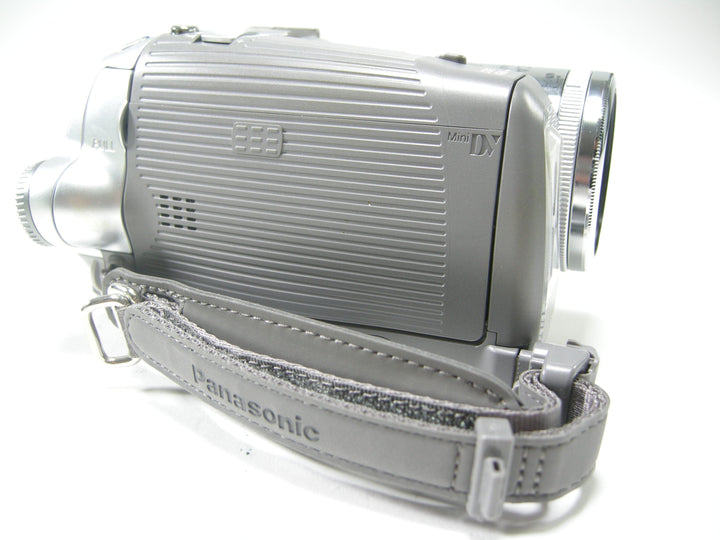Panasonic PV-GS150 MiniDV Camcorder Video Equipment - Video Camera Panasonic F5HA52549