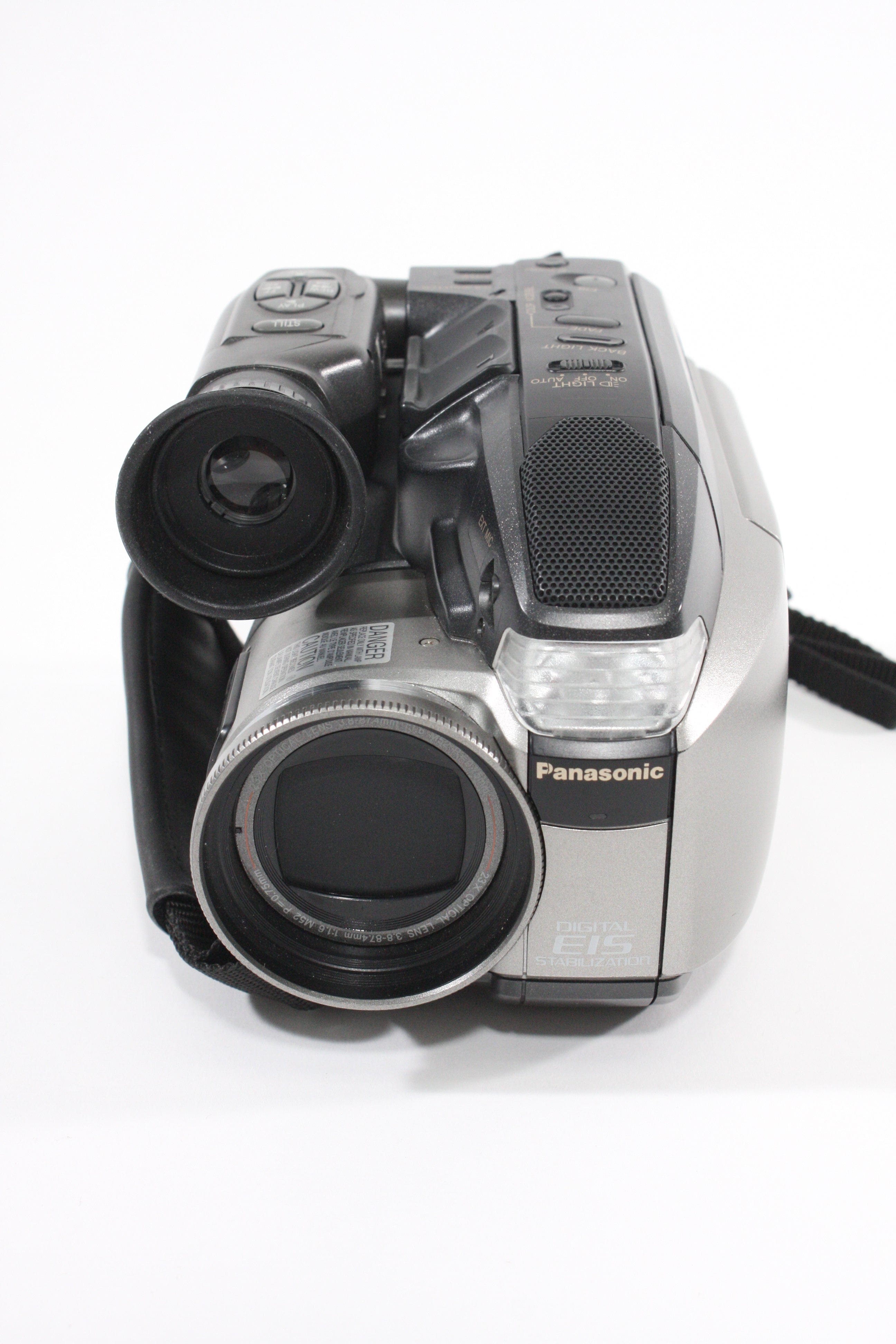 Panasonic PV-L678 VHS-C Palmcorder with 23x zoom lens – Camera