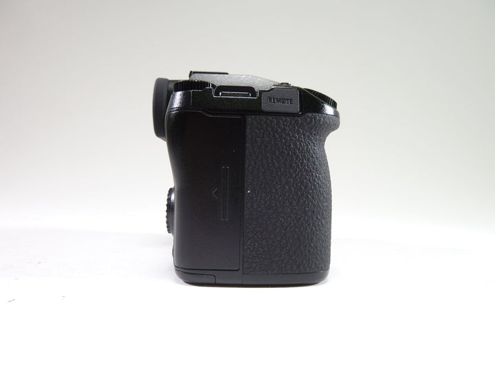 Panasonic S5 II Lumix Camera Body Shutter Count 689 Digital Cameras - Digital Mirrorless Cameras Panasonic WJ3ER001214
