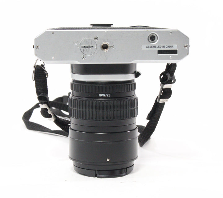 Pentax K1000 35mm SLR with a Tamron 28-70mm f/3.5-4.5 Lens 