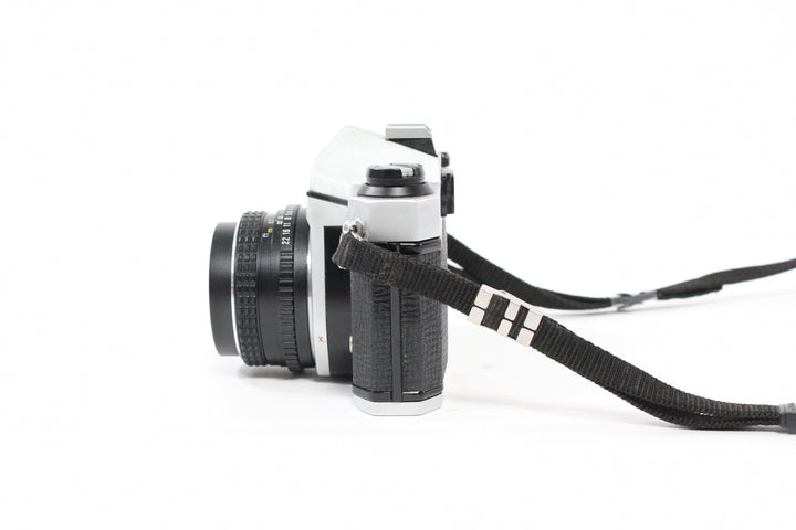 Pentax K1000 35mm SLR Camera w/ 50mm f/2 Lens 35mm Film Cameras - 35mm SLR Cameras Pentax 6536714