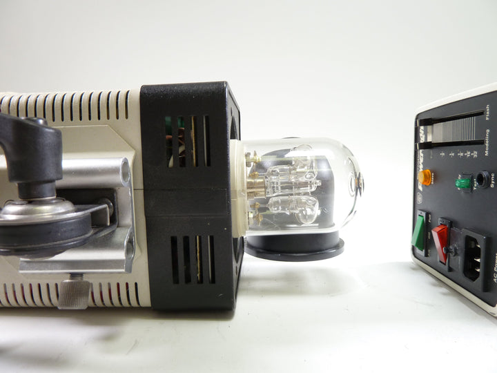 Photogenic Powerlight 600 - 2 Light Set With Case Studio Lighting and Equipment Photogenic 05140593