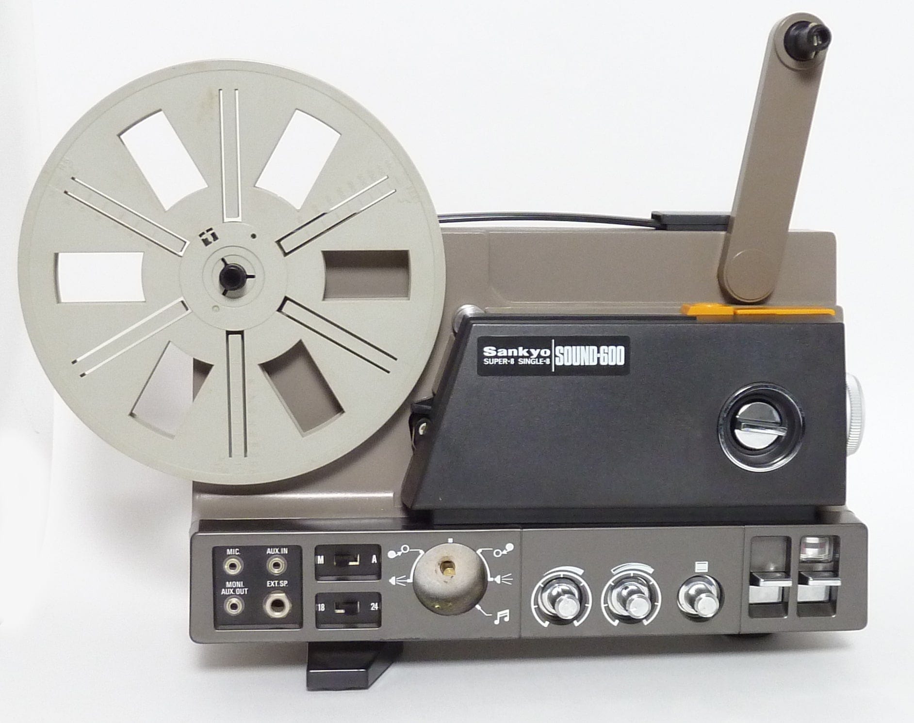 Sankyo Super 8/ Single 8 Magnetic Sound - 600 Projector – Camera