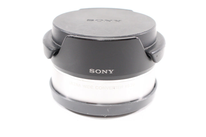 Sony 16mm f/2.8 E Mount with Ultra Wide Converter 0.75x Lens Adapters and Extenders Sony 1309836