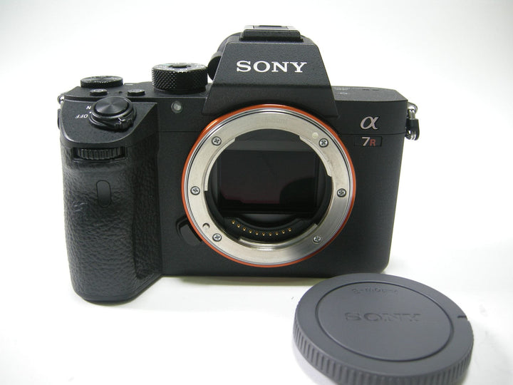 Sony a 7R III 42mp Mirrorless Digital camera body only Shutter Ct. 4,238 Digital Cameras - Digital Mirrorless Cameras Sony 3409595