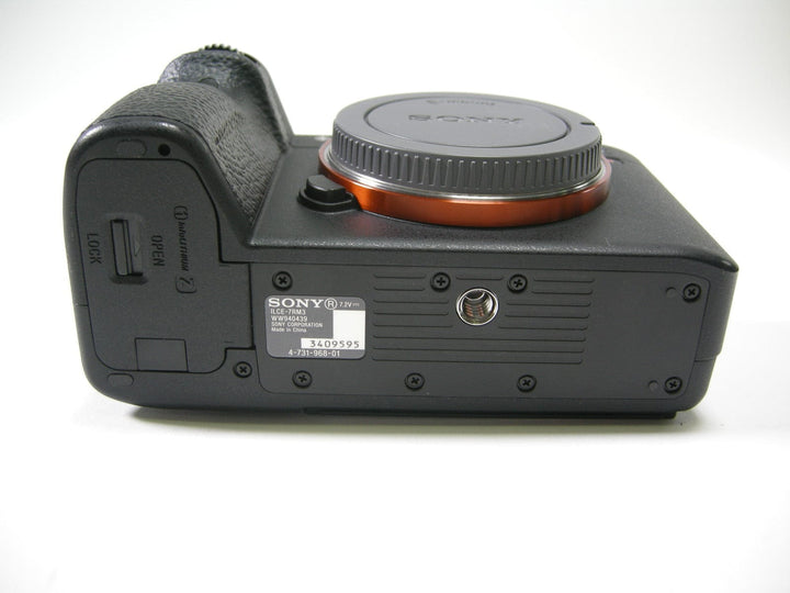 Sony a 7R III 42mp Mirrorless Digital camera body only Shutter Ct. 4,238 Digital Cameras - Digital Mirrorless Cameras Sony 3409595