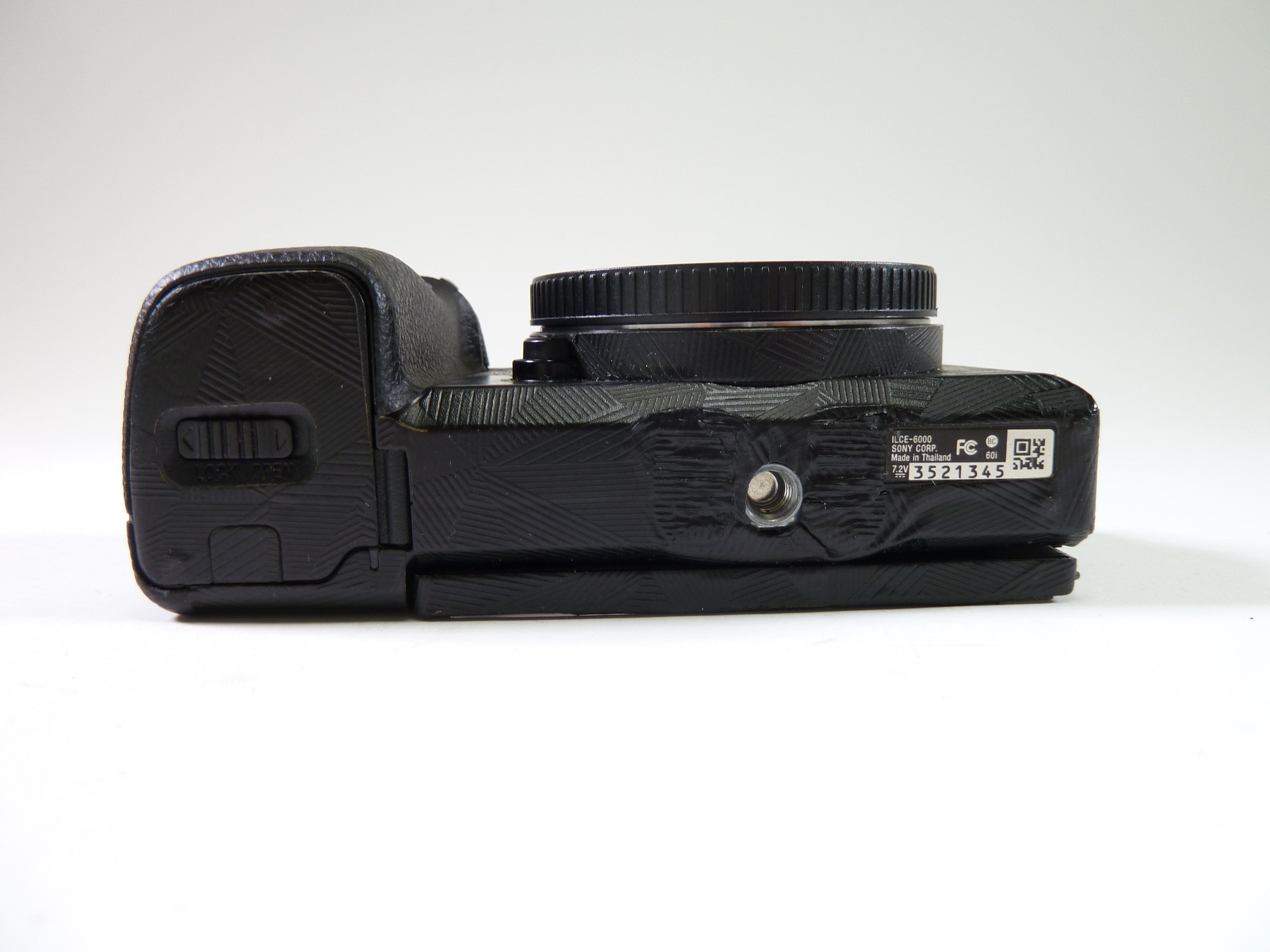 Sony a6000 Body Shutter Count 29,575 – Camera Exchange