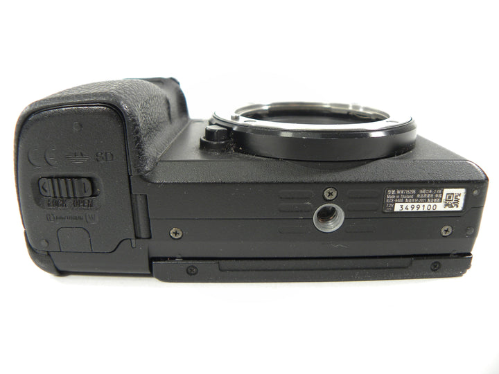 Sony a6400 24.2mp Digital Mirrorless Camera Shutter ct. 10,546 Digital Cameras - Digital Mirrorless Cameras Sony 3499100