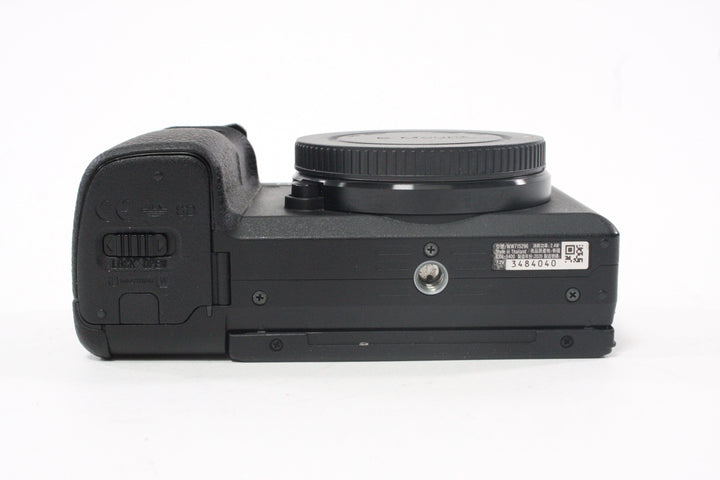 Sony a6400 Digital Mirrorless Camera Body with a Shutter Count 1,692 Digital Cameras - Digital Mirrorless Cameras Sony 3484040