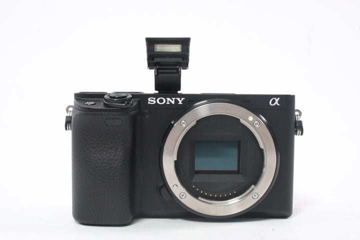 Sony a6400 Digital Mirrorless Camera Body with a Shutter Count 1,692 Digital Cameras - Digital Mirrorless Cameras Sony 3484040
