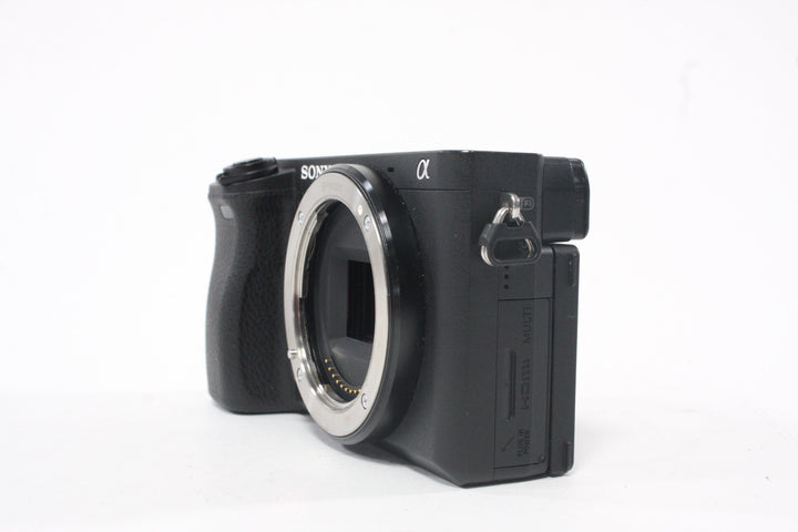 Sony a6400 Digital Mirrorless Camera Body with a Shutter Count 1,692 Digital Cameras - Digital Mirrorless Cameras Sony 3484040