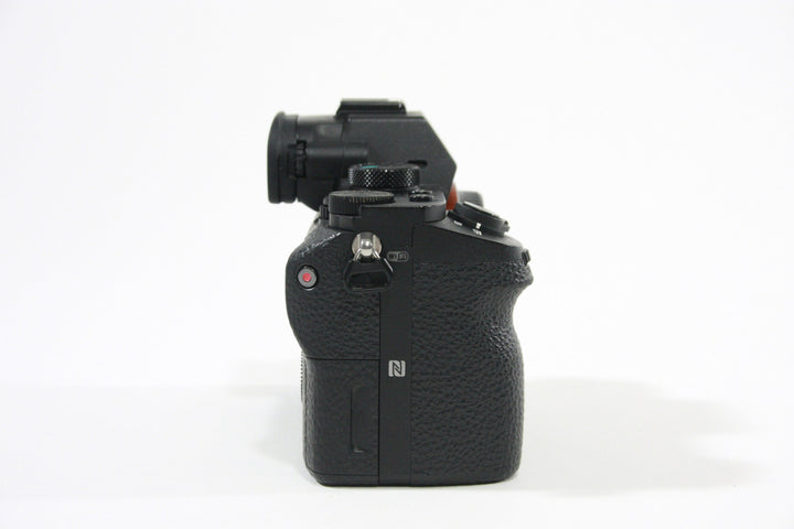 Sony a7II  Body Only Shutter Count 61113 - SOLD AS-IS Digital Cameras - Digital Mirrorless Cameras Sony 3386369