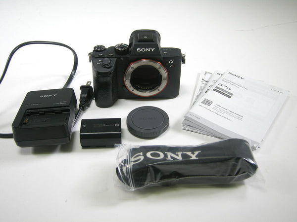 Sony a7R III 42mp Mirrorless digital Camera body only SC # 30,935 Digital Cameras - Digital Mirrorless Cameras Sony 6142673