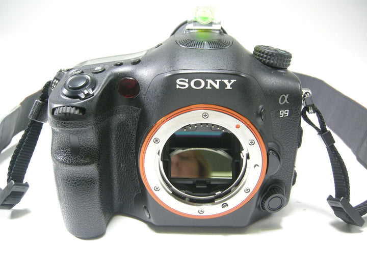 Sony a99 24.3mp Digital SLR Body only Shutter Ct. 5,945 Digital Cameras - Digital SLR Cameras Sony 1003234