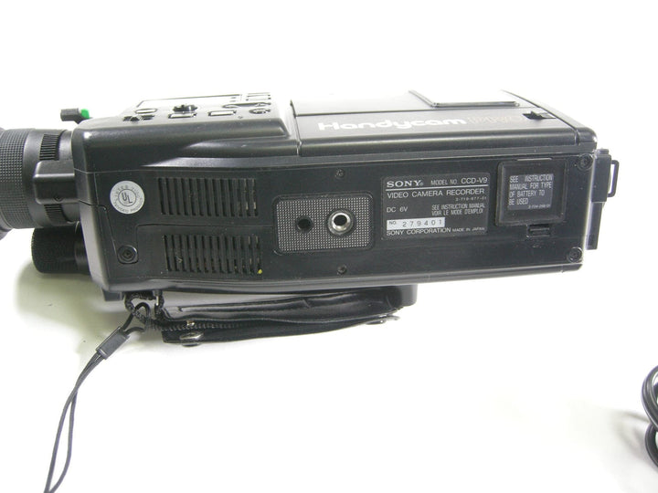 Sony CCD-V9 Video 8 Camcorder (Parts) Video Equipment - Video Camera Sony 279401