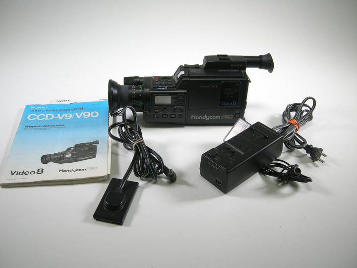 Sony CCD-V9 Video 8 Camcorder (Parts) Video Equipment - Video Camera Sony 279401