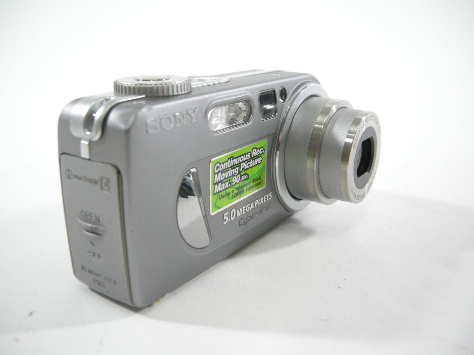 Sony Cyber-Shot DSC-P10 5.0mp Digital Camera w/40meter housing