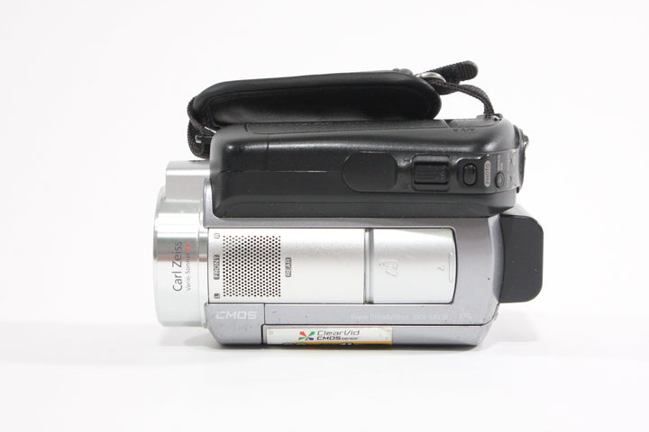 Sony DCR-SR220 Hard Drive Camcorder Video Equipment - Video Camera Sony 122975