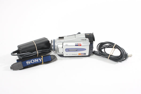 Sony DCR-TRV18 Mini DV Camcorder Video Equipment - Video Camera Sony 385928