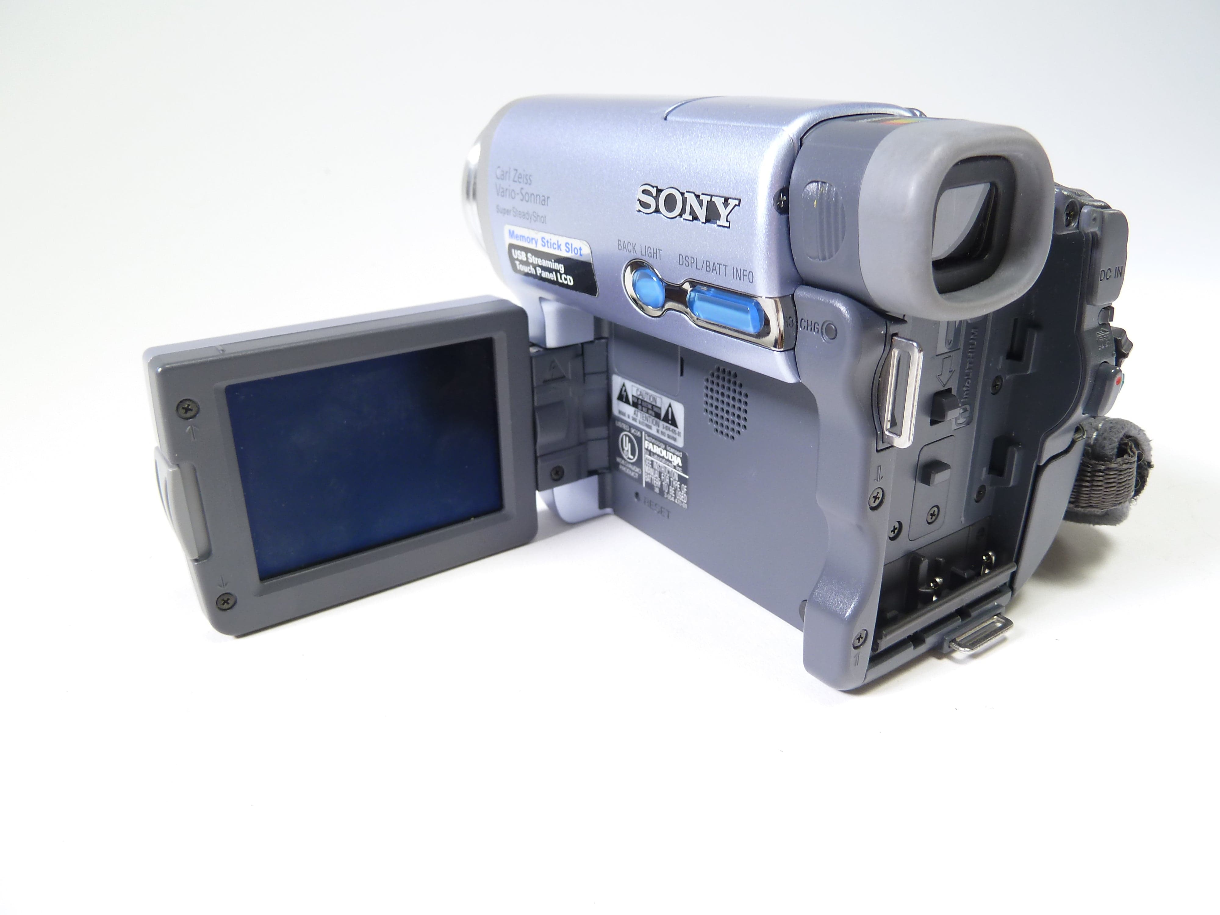 Sony DCR-TRV22 Carl Zeiss Vario-Sonnar Mini DV Camcorder – Camera