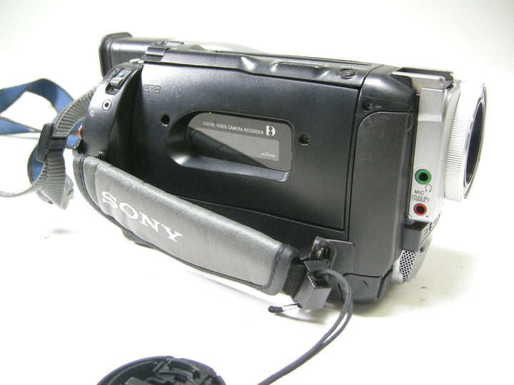 Sony DCR-TRV310 Digital 8 Handycam Camcorder Video Equipment - Video Camera Sony 1014334