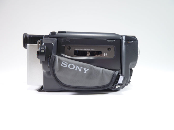 Sony DCR-TRV520 Digital 8 Video Camera Video Equipment - Video Camera Sony 1081893