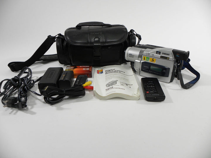 Sony DCR-TRV720 Digital 8 Camcorder Video Equipment - Video Camera Sony 38360