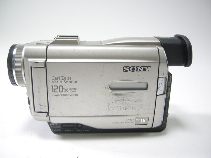 Sony DCR-TRV8 MiniDV Camcorder Video Equipment - Video Camera Sony 26722