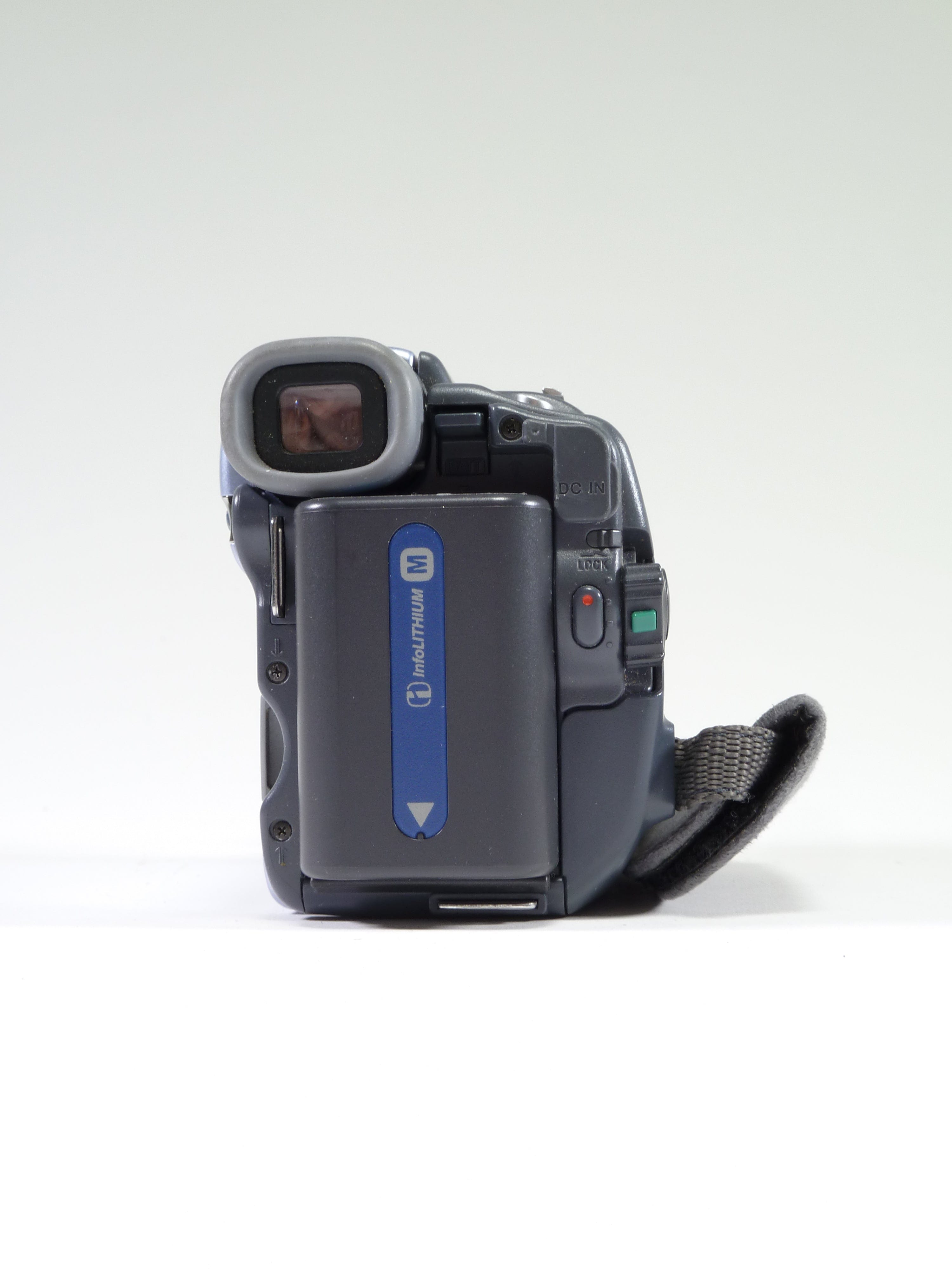 Sony MiniDV Camcorder DCR-TRV22 – Camera Exchange
