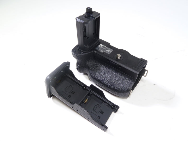 Sony VG-C4EM Vertical Battery Grip for Alpha 1, a7 IV, a7R IV, a7S III, and a9 II Grips, Brackets and Winders Sony 3354573