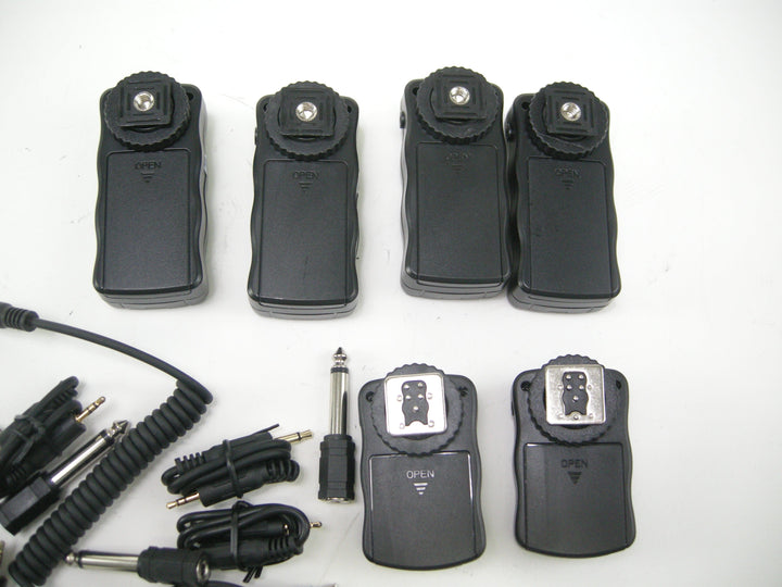 Alture Transmitters and Receivers Remote Controls and Cables - Wireless Triggering Remotes for Flash and Camera Altura 01024225
