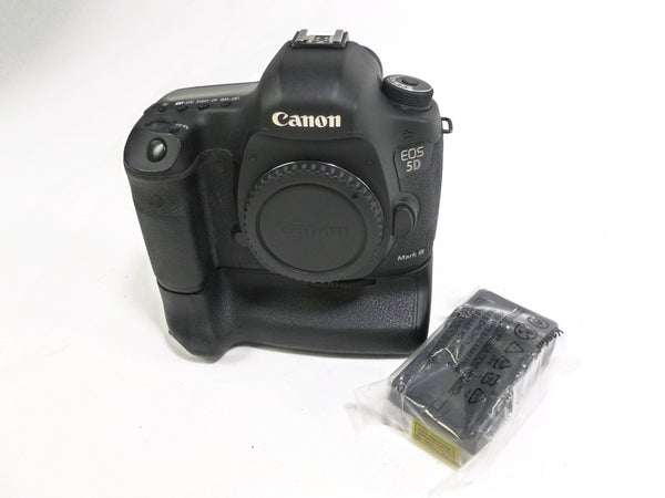 Canon 5D Mark III Digital SLR Camera Body Shutter Count - 50,823 with BG-E11 Digital Cameras - Digital SLR Cameras Canon 073024011998