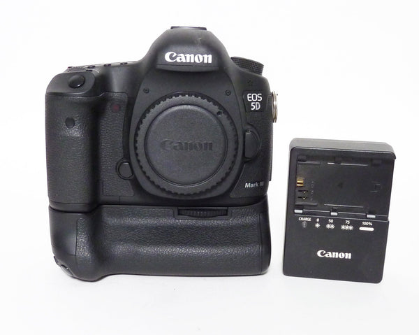 Canon 5D Mark III with BG-Ell Grip - Shot Count 4914 Digital Cameras - Digital SLR Cameras Canon 052033002112