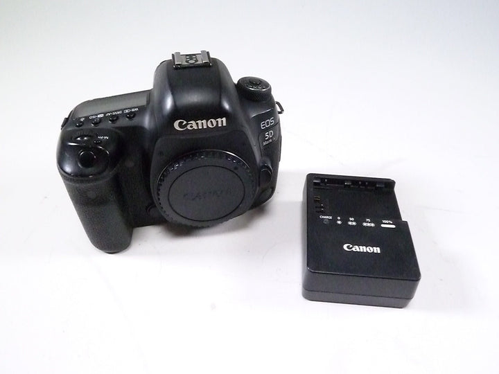 Canon 5D Mark IV Body Shutter Count 137753 Digital Cameras - Digital SLR Cameras Canon 032022007702