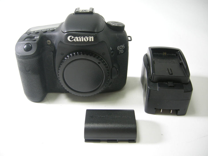 Canon 7D 18.0mp Digital SLR Body Only S/C 30520 (AS-IS) Digital Cameras - Digital SLR Cameras Canon 2771214115