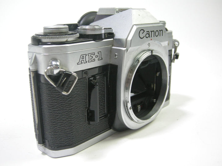 Canon AE-1 35mm SLR film camera (Parts) 35mm Film Cameras - 35mm SLR Cameras Canon 5554834