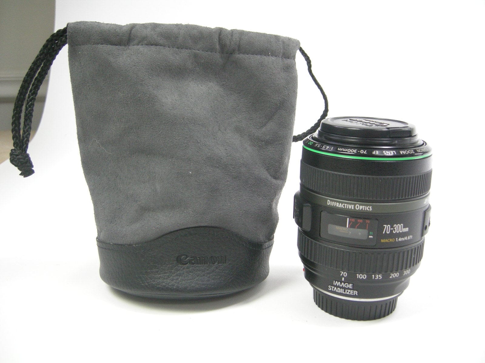 Canon EF Zoom 70-300mm f4.5-5.6 DO IS USM lens