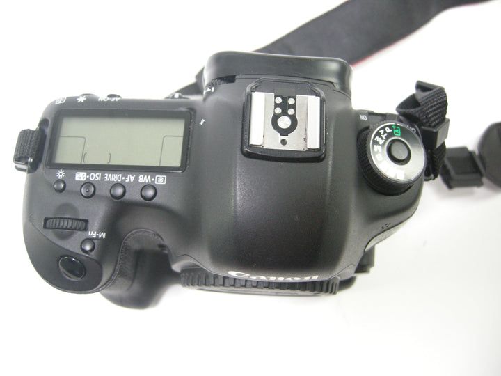 Canon EOS 5D Mark III Body only Shutter #166,165 Digital Cameras - Digital SLR Cameras Canon 052024004377